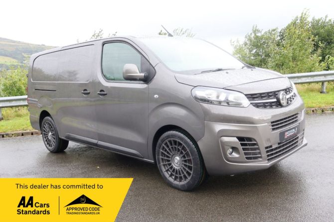 Used VAUXHALL VIVARO in Pontyclun, South Wales for sale