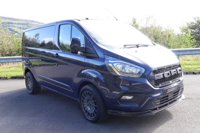 Used FORD TRANSIT CUSTOM in Pontyclun, South Wales for sale